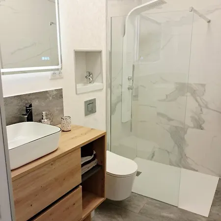 Maison Neuve Proche Centre Ville, 24h Moto, Gp, 24h Voiture, Classic, 24h Camion Villa *